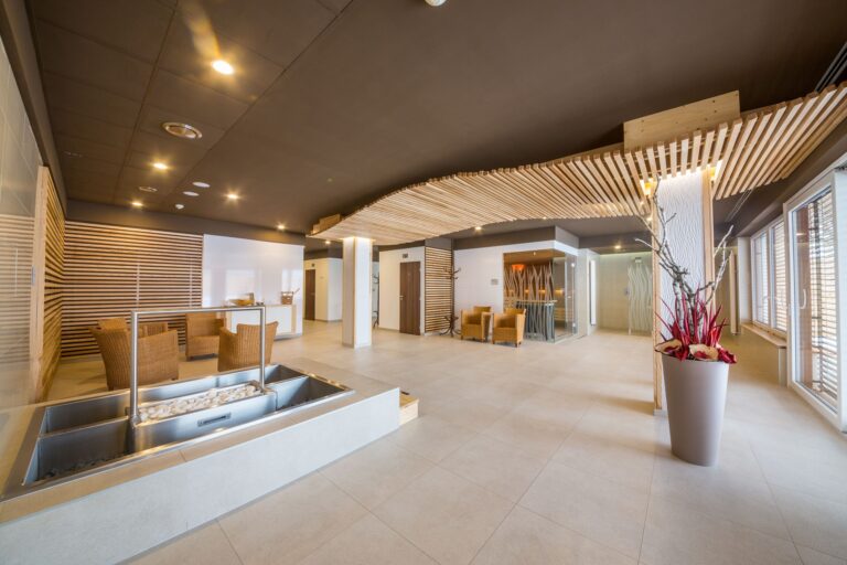 Realizácia exkluzívneho wellness v hoteli  Tree of life | Aquamarine Spa