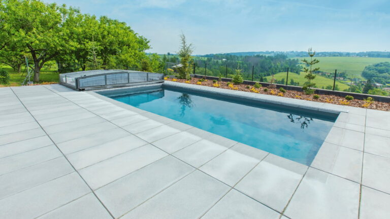 Family concrete pool by Aquamarine Spa