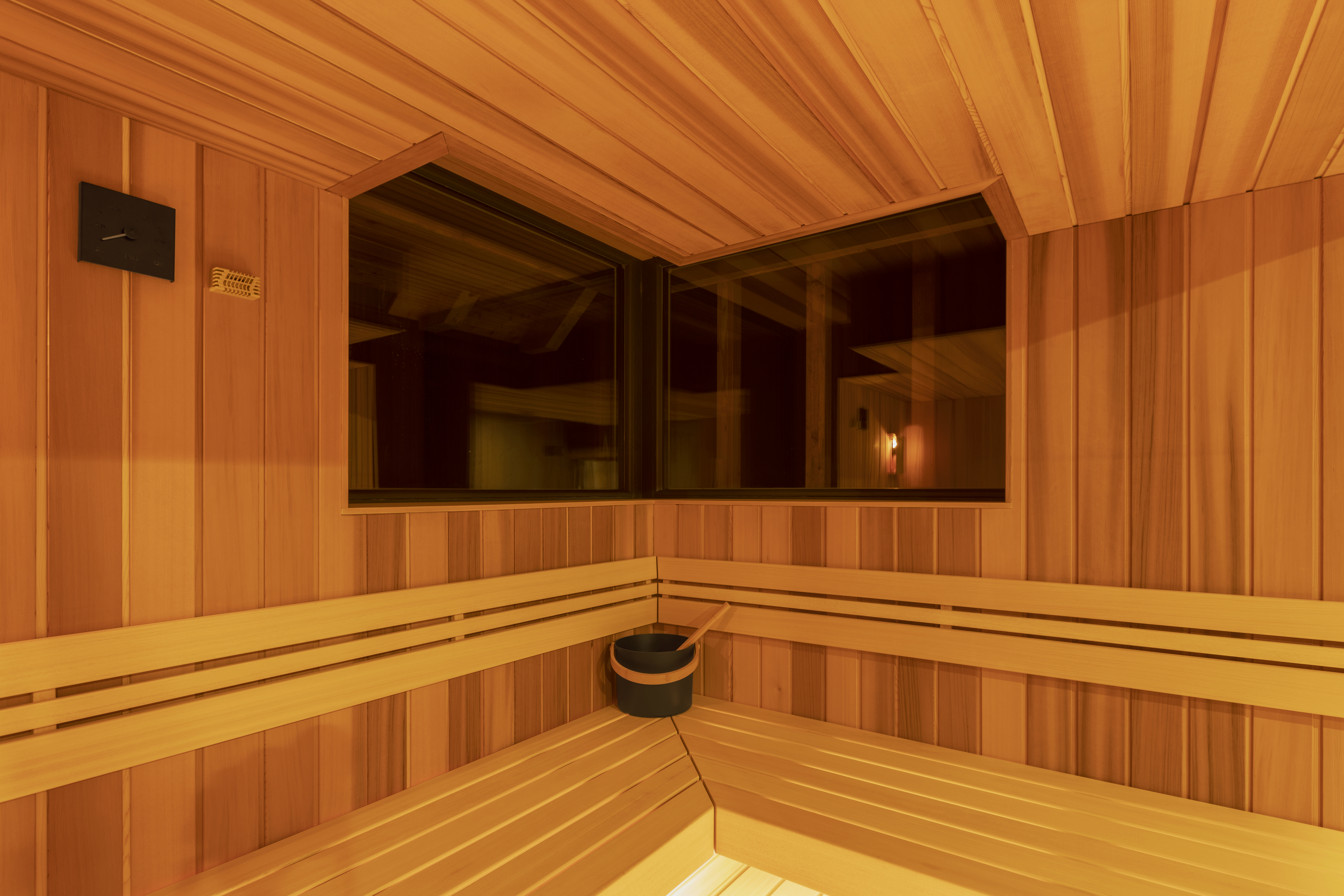 Sauna TAO s horizontálním obkladem cedrovým dřevem