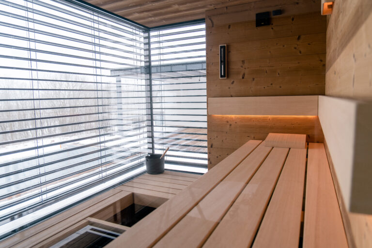 Presklená privátna sauna TAO s prémiovým vybavením radu CONTI