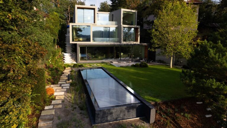 Designový přelivný betonový bazén s 3D fólií