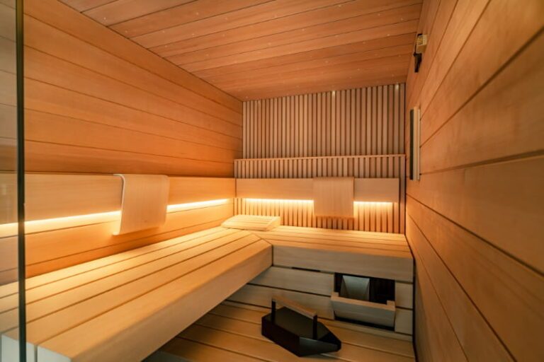 Architektonický průvodce materiály a povrchovými úpravami v moderních saunách | Aquamarine Spa