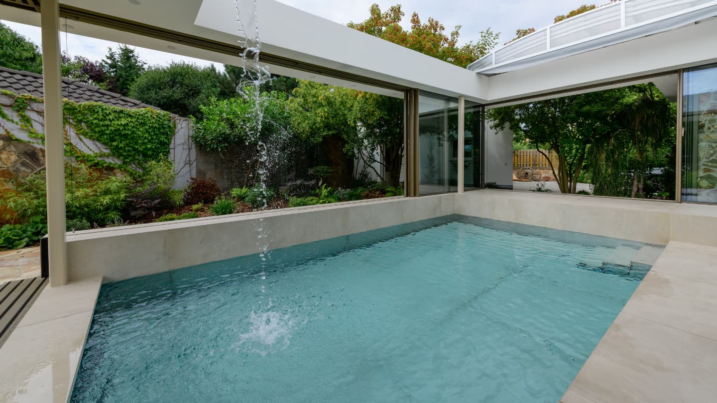 Aquamarine | Bazén se zvedacím dnem – více než jen koupání